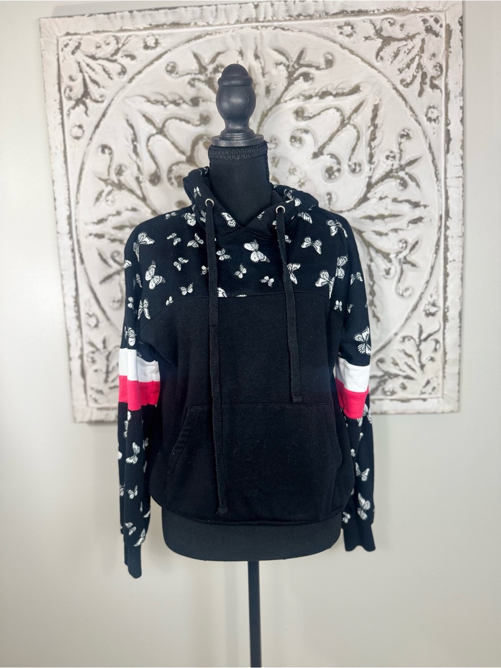 No Boundaries M 7-9 Black Butterfly Hoodie Pink White Colorblock Y2K Pullover